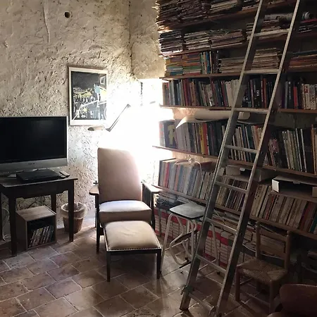 La Maison Joly * メネルブ